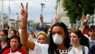 women form 'solidarity chains' in Belarus protests